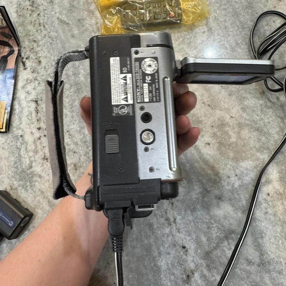 Sony Handycam DCR-TRV280 With Box Manual And Accessories Tested